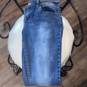 Stretchy butt shaping jeans